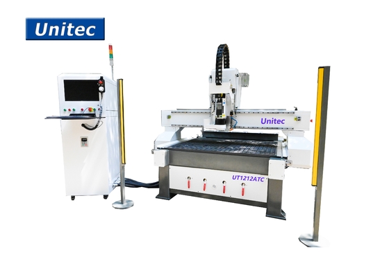UT1212ATC 1200mm X 1200mm μηχανή δρομολογητών ξυλουργικής ATC CNC για το ξύλινο MDF PVC